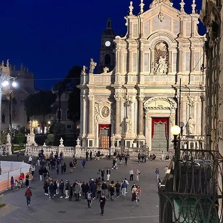Duomo Housing Le * Catania